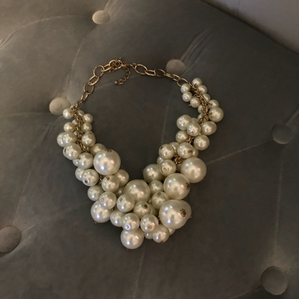 Statement necklace “pearl” look like new